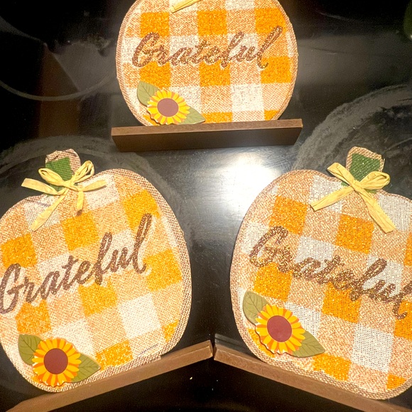 Autumn Decor (Four total plaque signs) - Picture 2 of 5